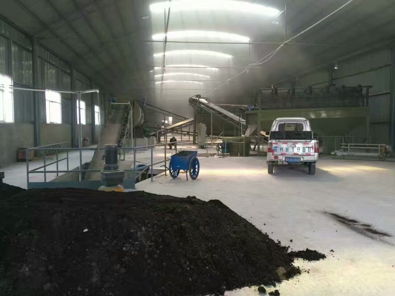 年前規(guī)劃有機肥設(shè)備，年后投產(chǎn)正當時